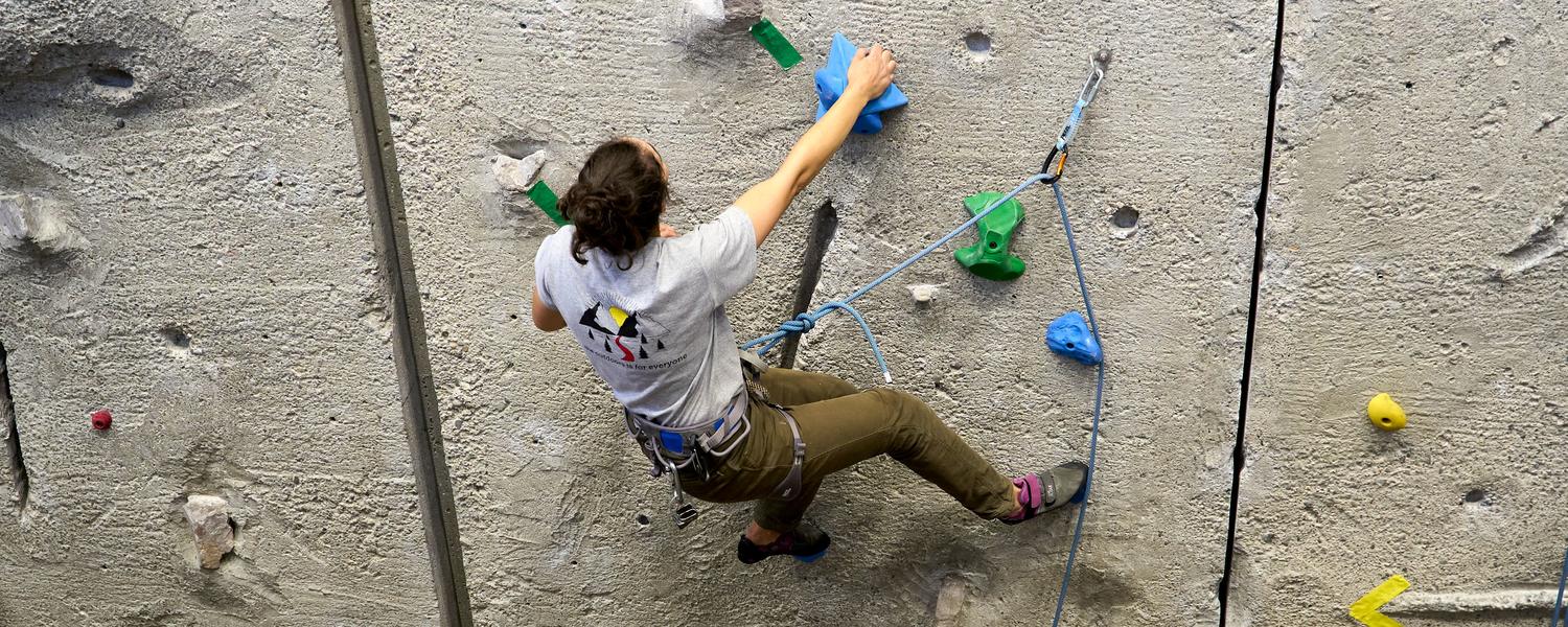 Learn to Lead Sport: Skills for Indoor and Outdoor Lead Climbing