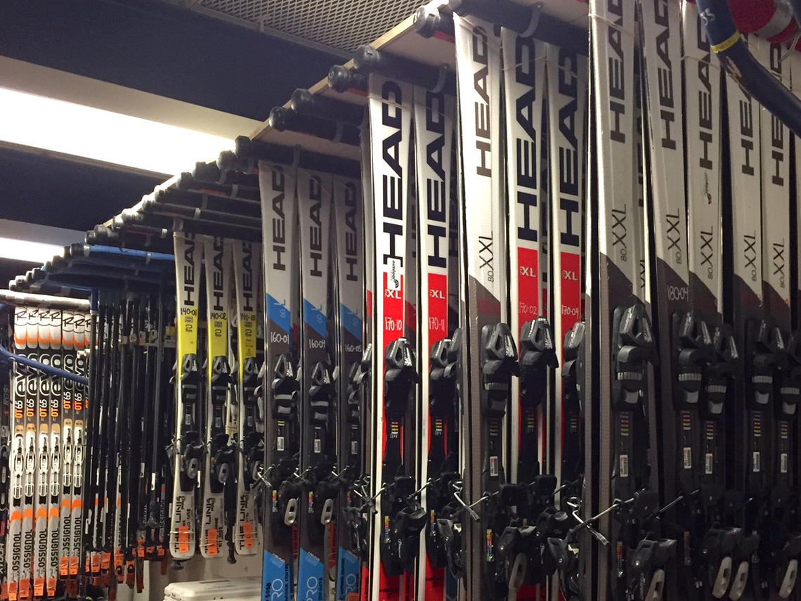 Rent skis