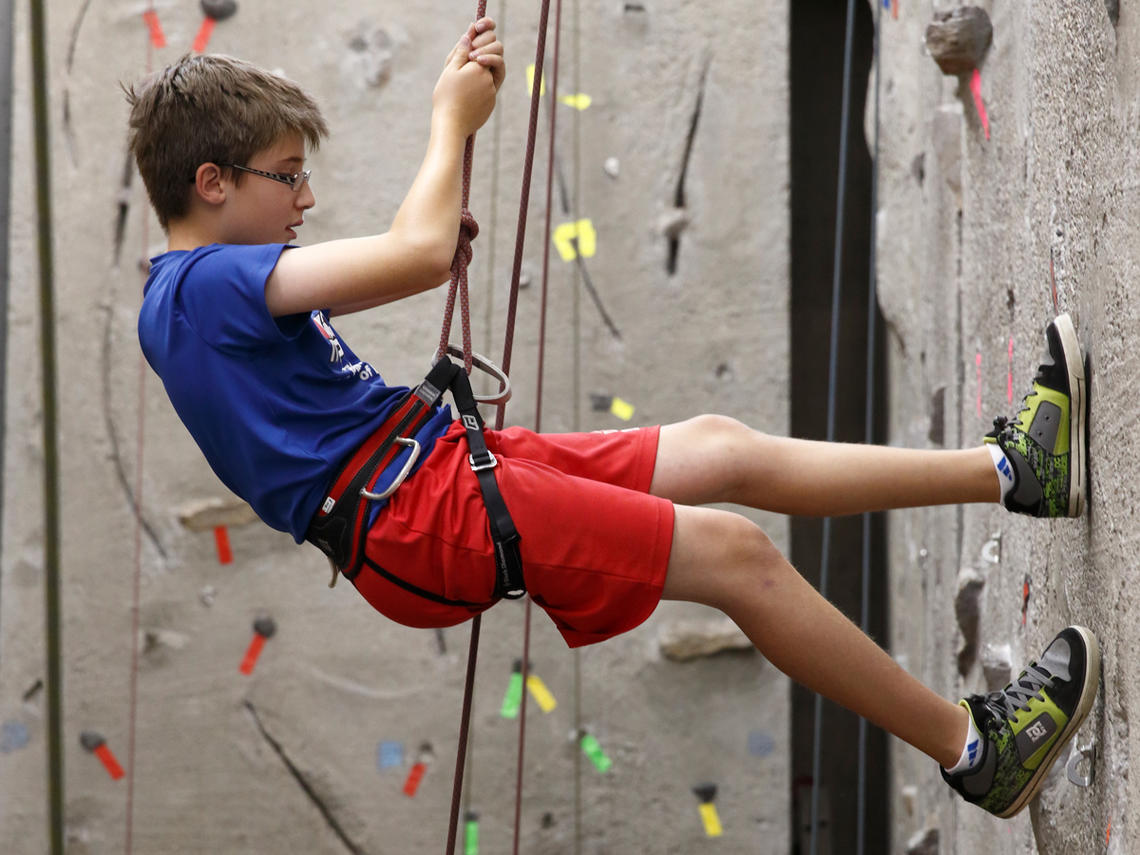 youth climbing