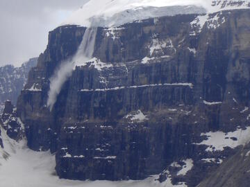 avalanche off mountainside